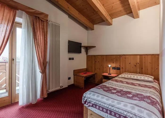 Hotel Job
